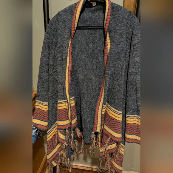 DAVI & DANI Blue and Red Fringe Cardigan - Picture 6 of 8